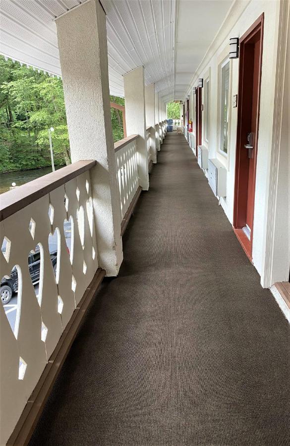 Riverbend Motel & Cabins Helen Esterno foto