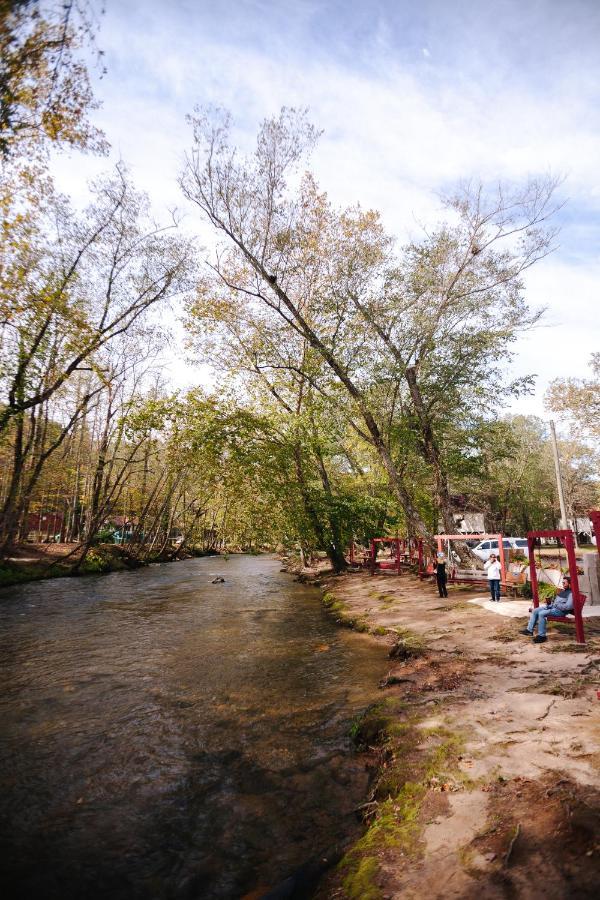 Riverbend Motel & Cabins Helen Esterno foto