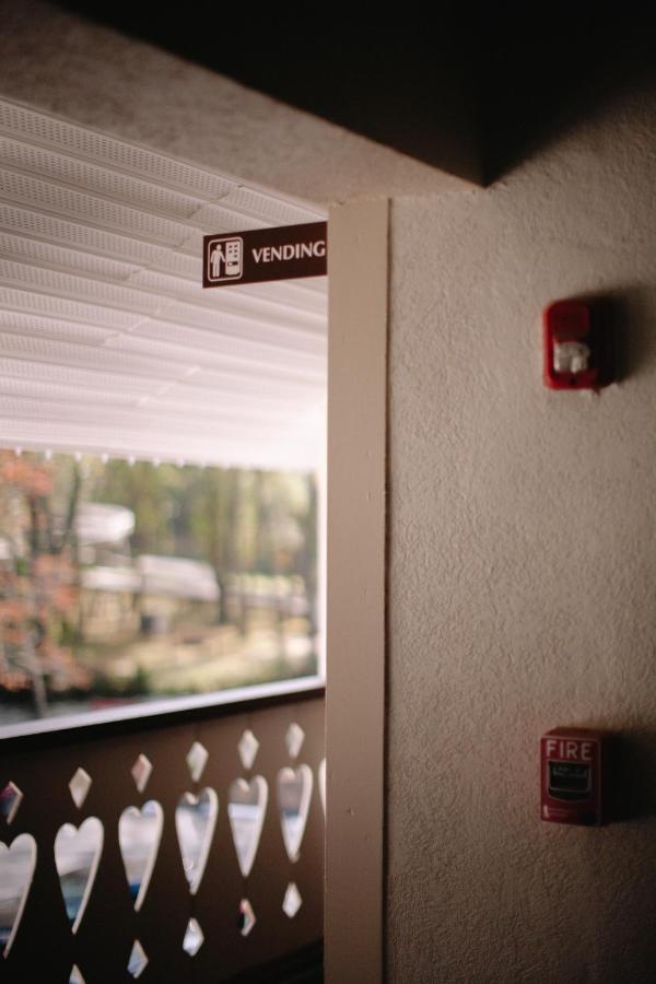 Riverbend Motel & Cabins Helen Esterno foto