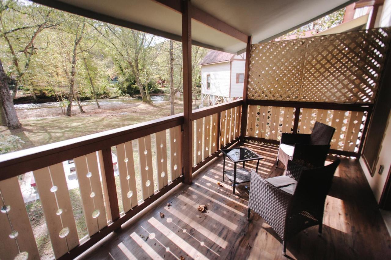 Riverbend Motel & Cabins Helen Esterno foto