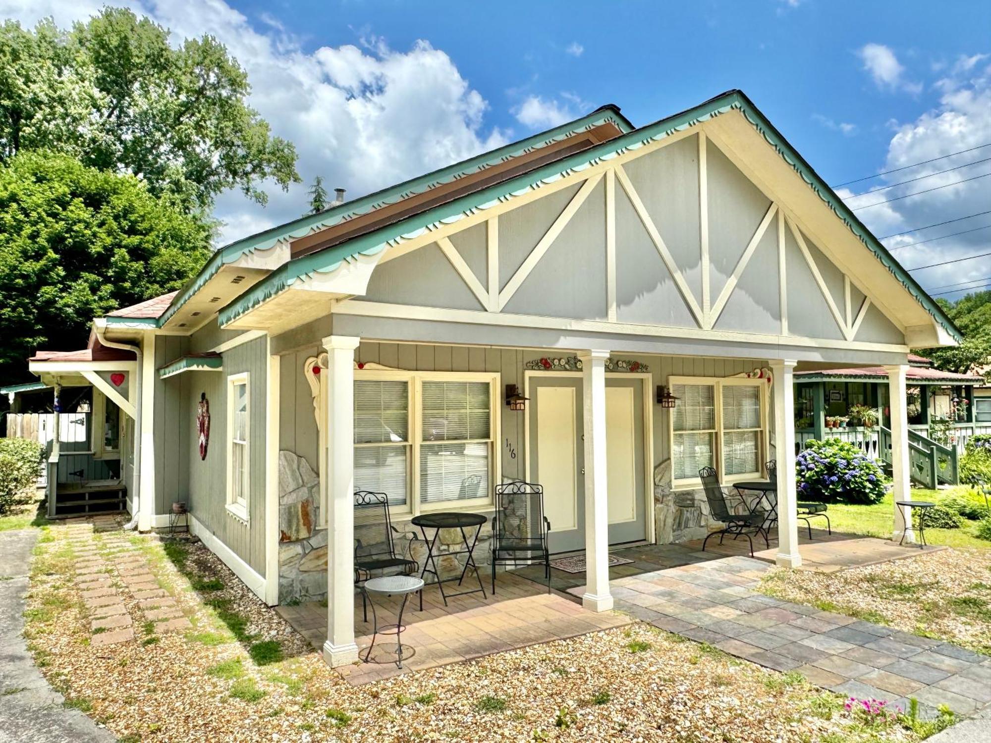 Riverbend Motel & Cabins Helen Esterno foto