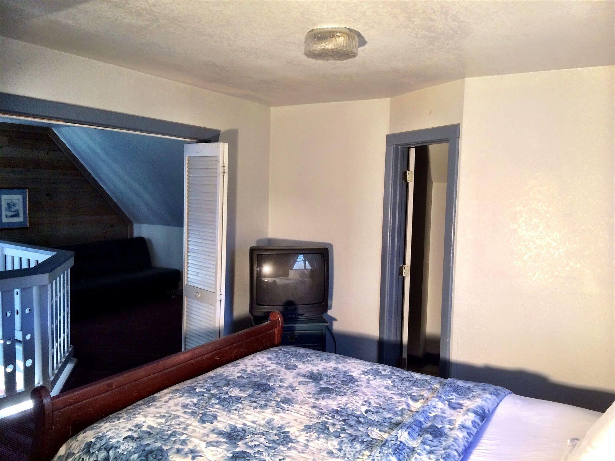 Riverbend Motel & Cabins Helen Esterno foto
