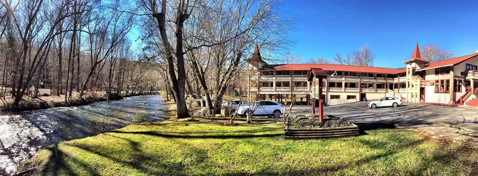 Riverbend Motel & Cabins Helen Esterno foto